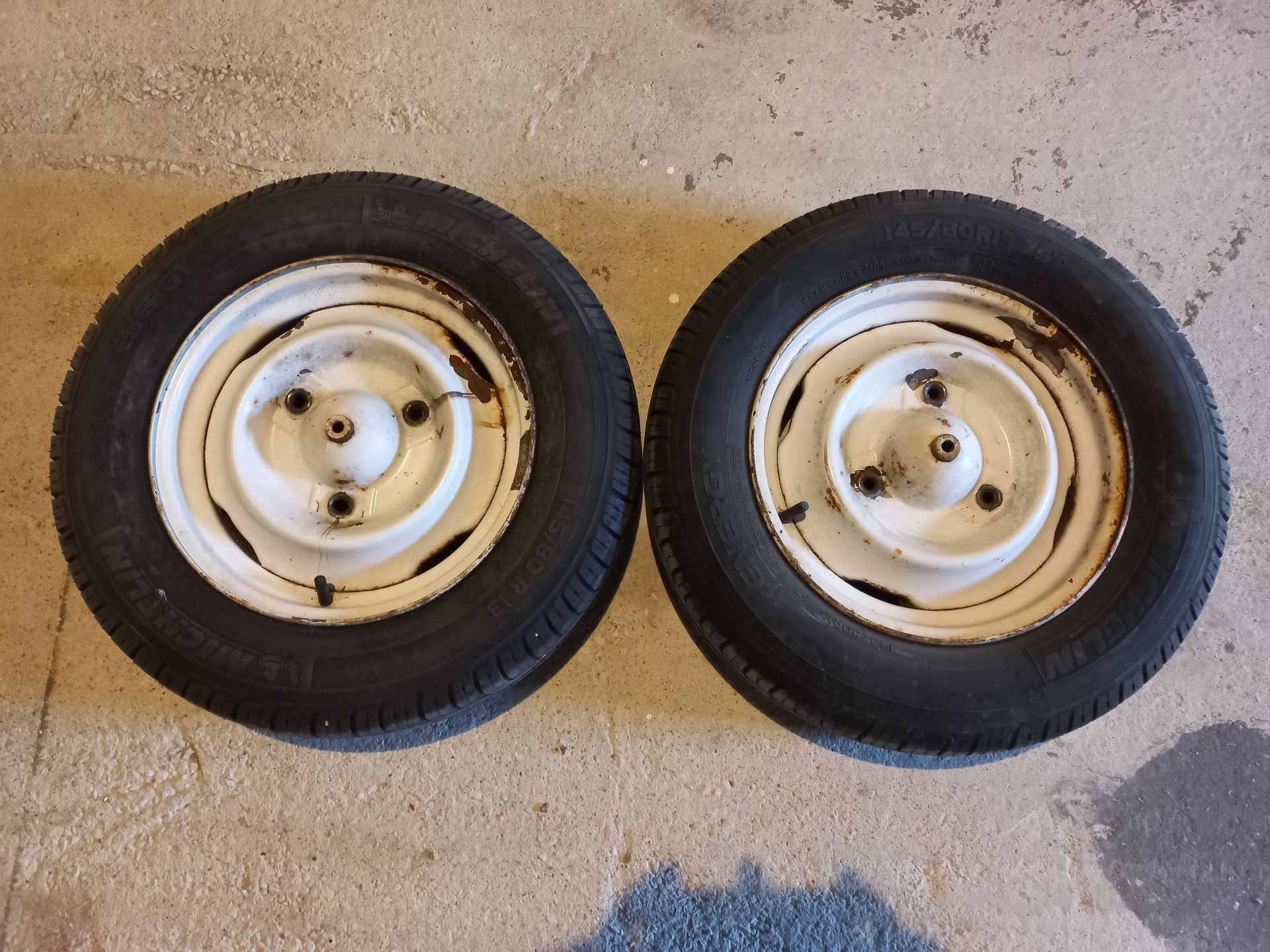 Décapage jantes voiture avant