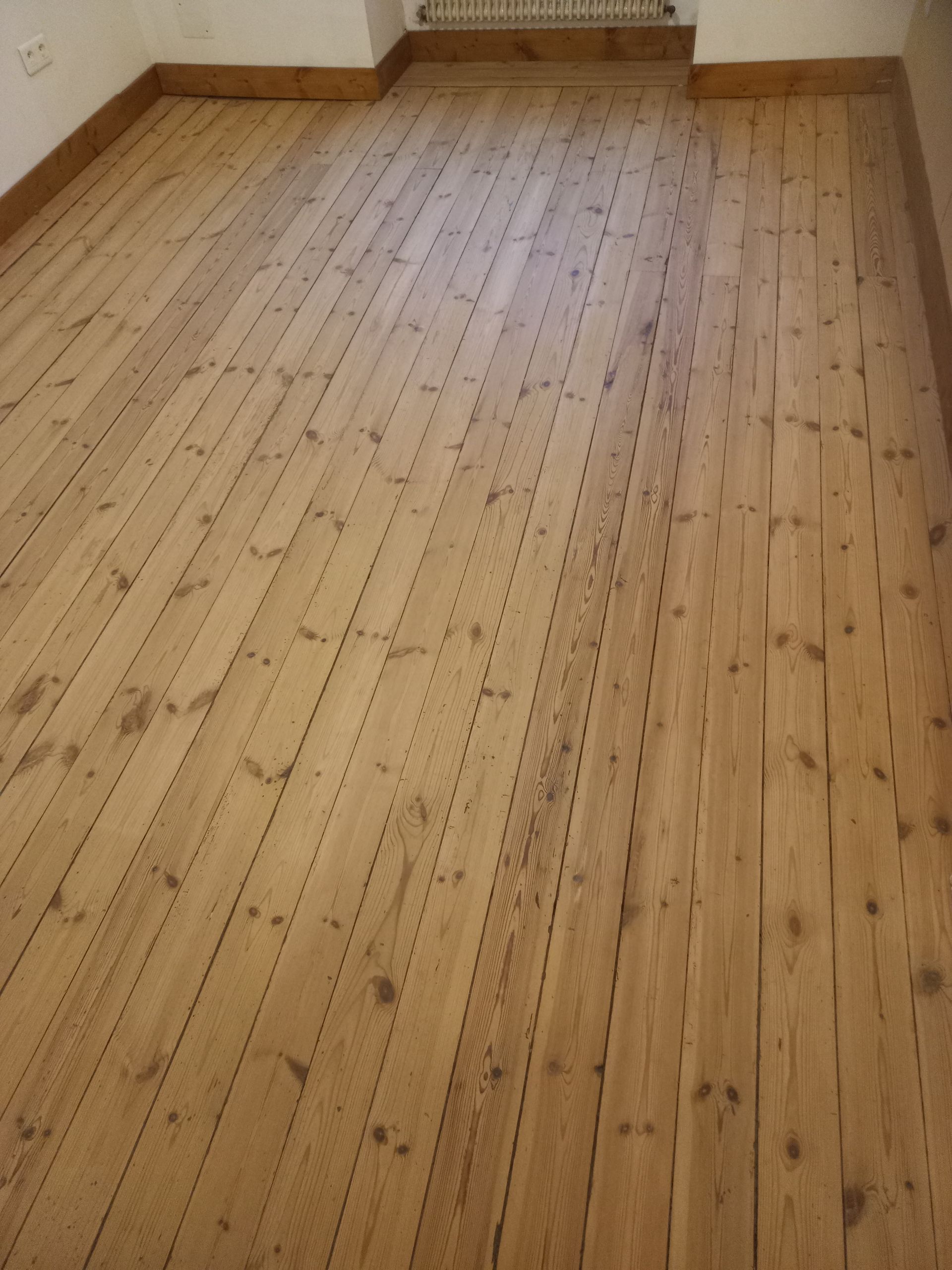Décapage parquet chambre après