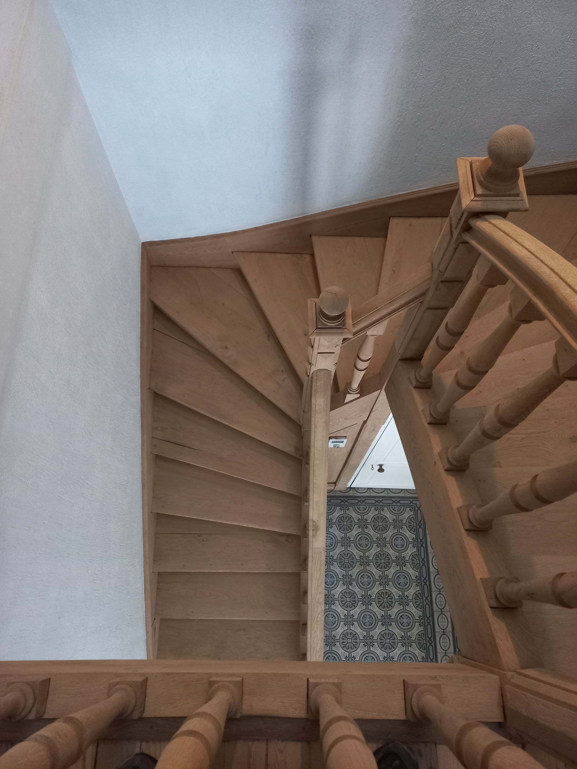 Décapage escalier colimaçon après
