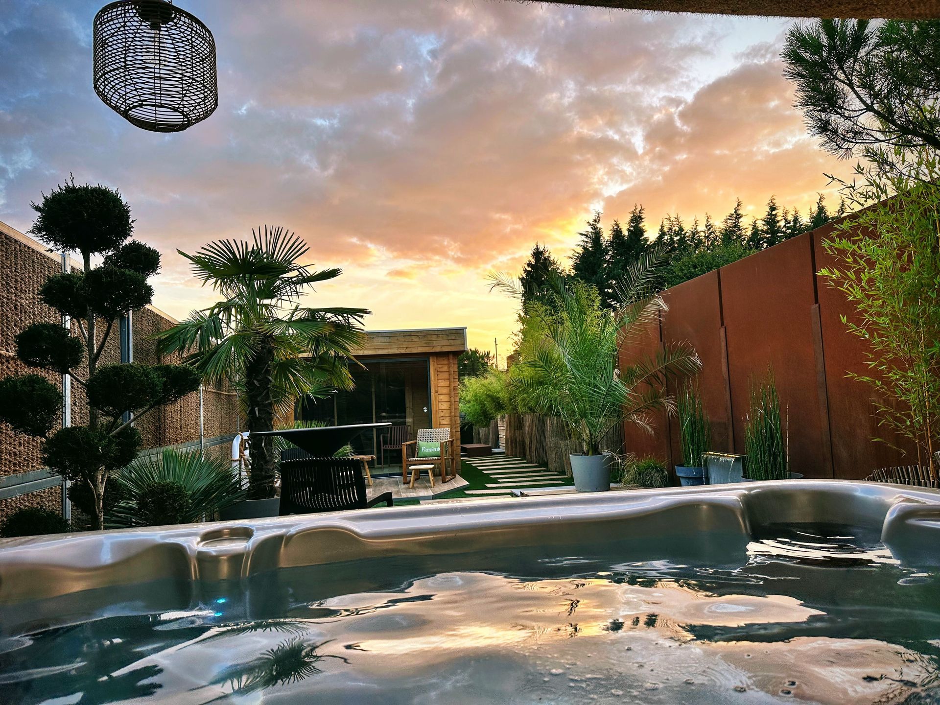 Sunset W’O dans le Jardin