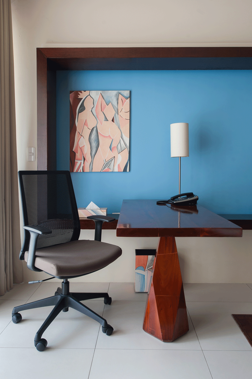 Suite workspace in 4-star Makati hotel
