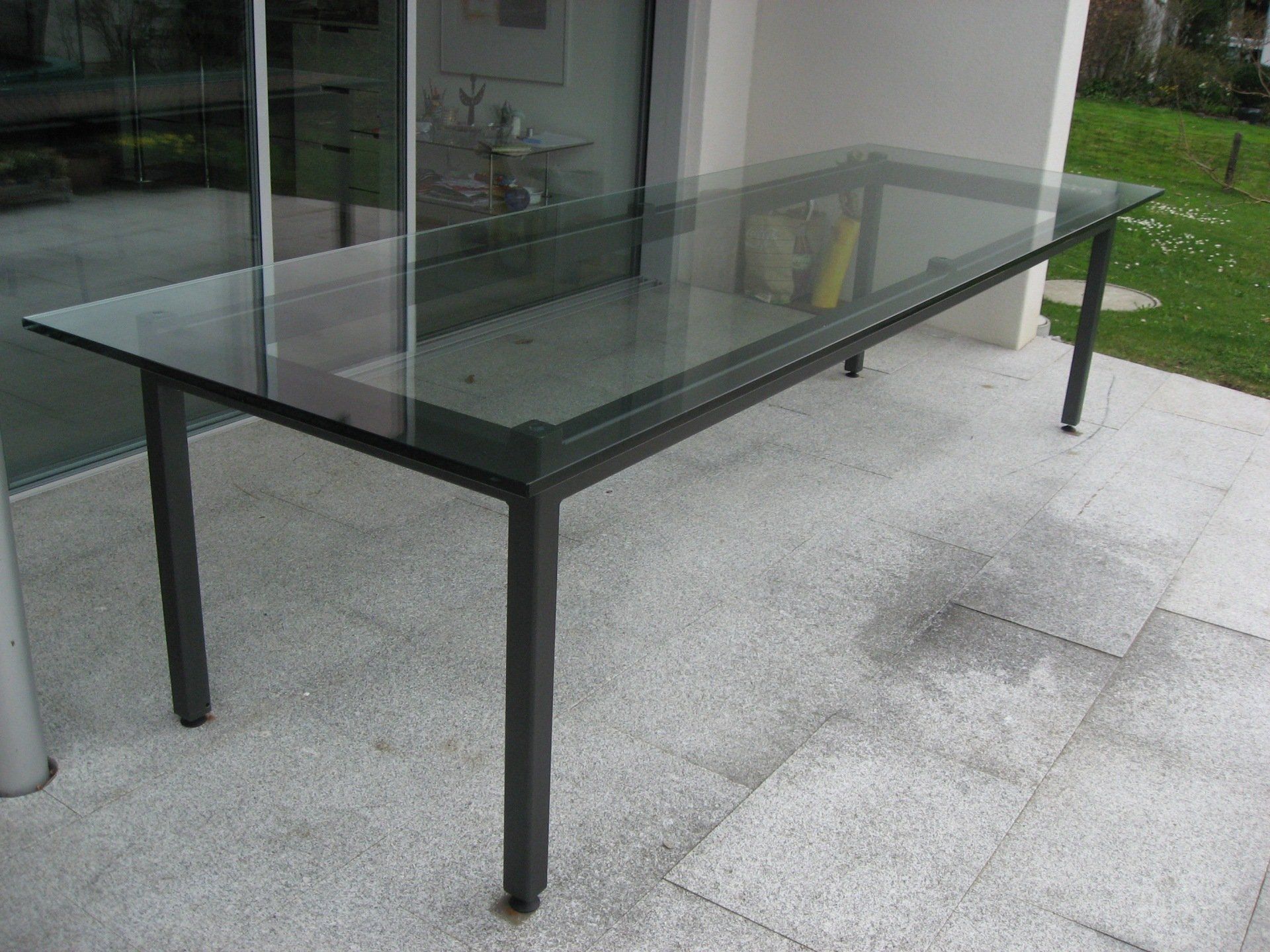 Metalltisch