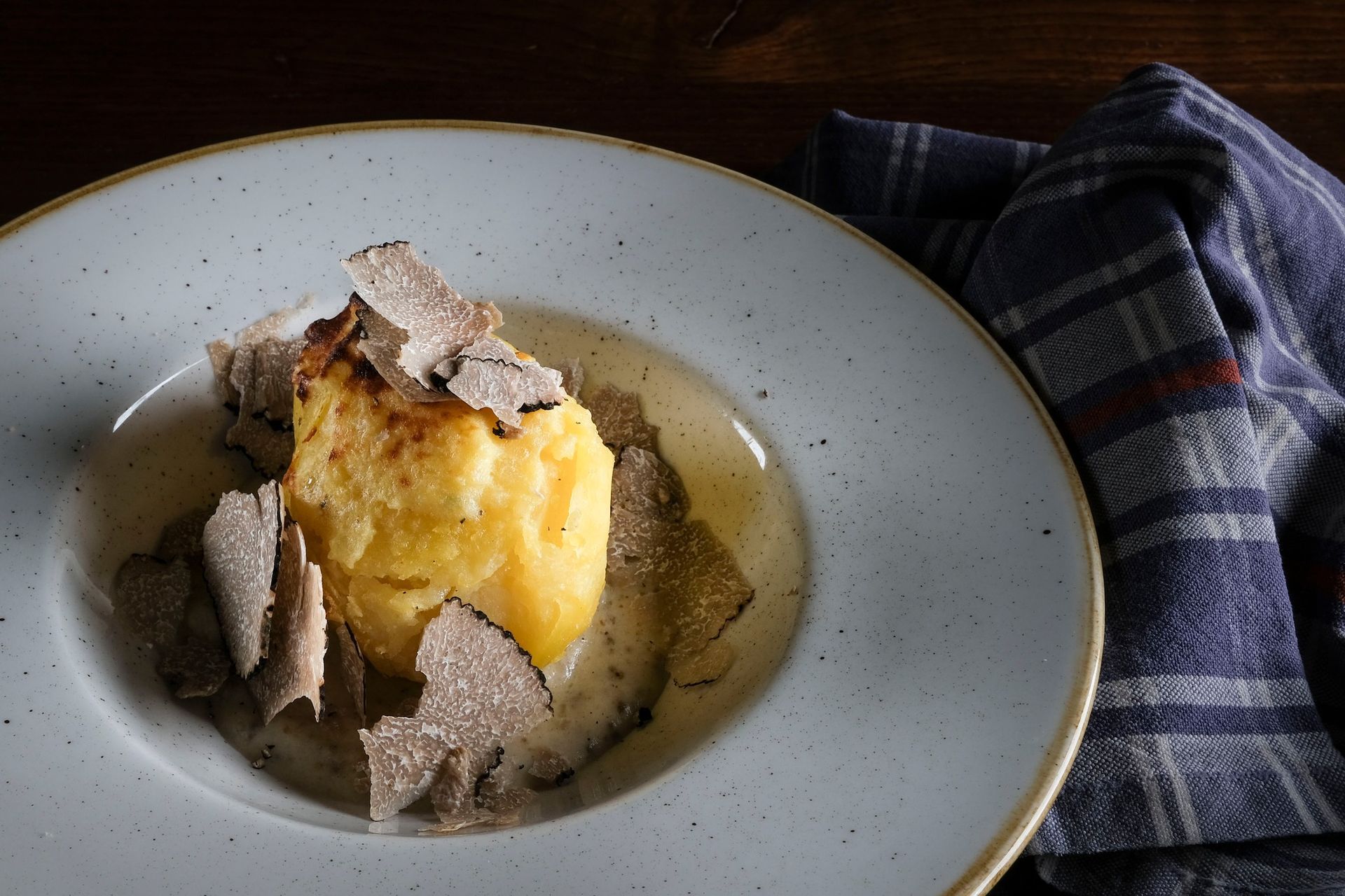 pietanza con scaglie di tartufo
