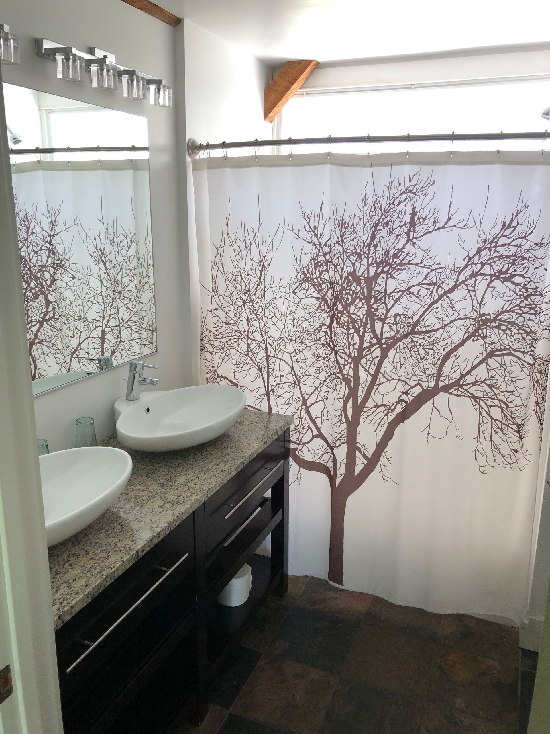 Sheep Barn 3 bathroom