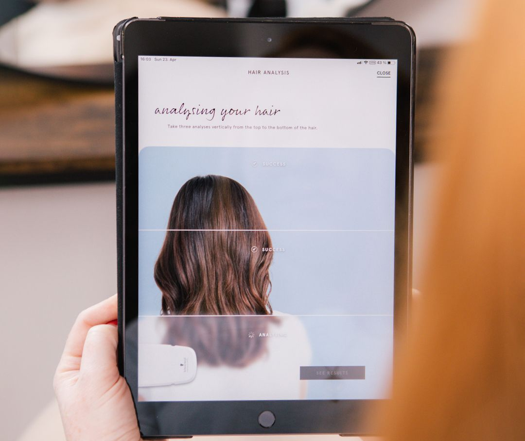 SalonLab smart analysis screen showing digital hair assessment