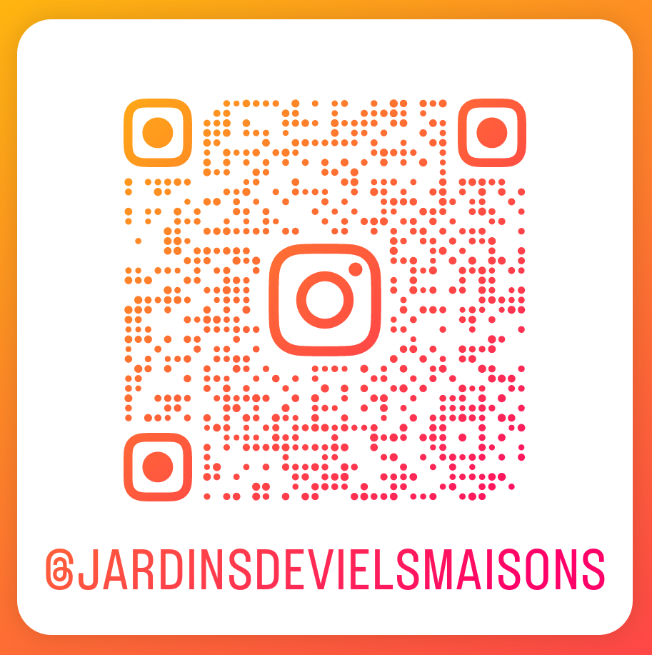 Code QR Instagram rose orangé avec le compte @jardinsdevielsmaisons en dessous