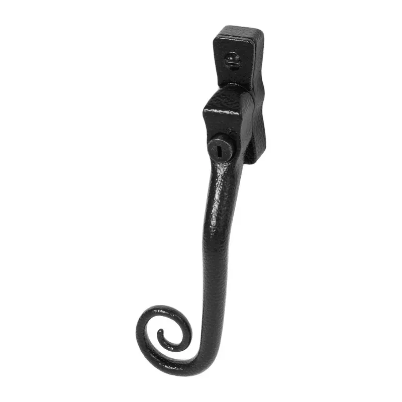 CURLY TAIL