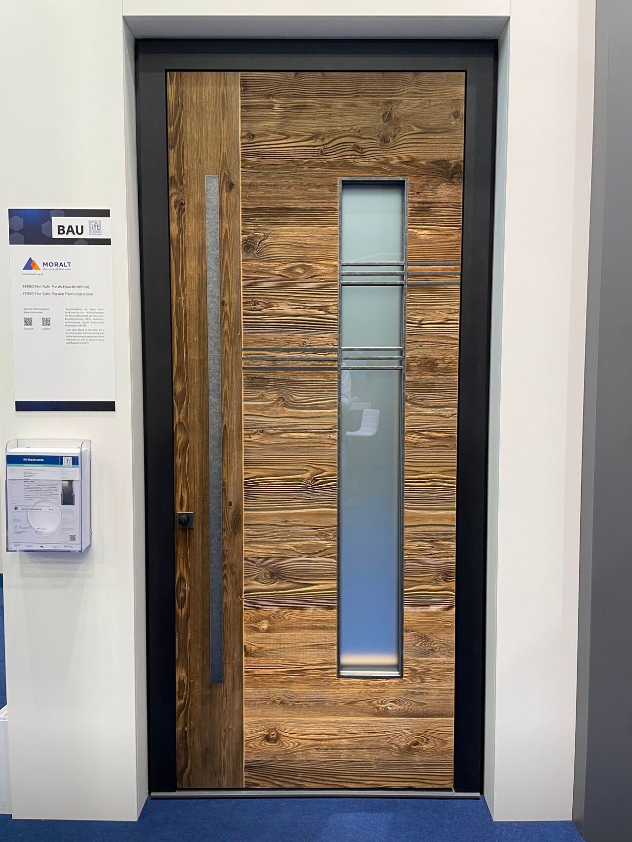 Moralt exterior door