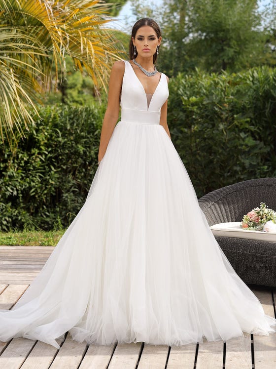 Stunning Bridal Gowns And Wedding Dresses Swansea