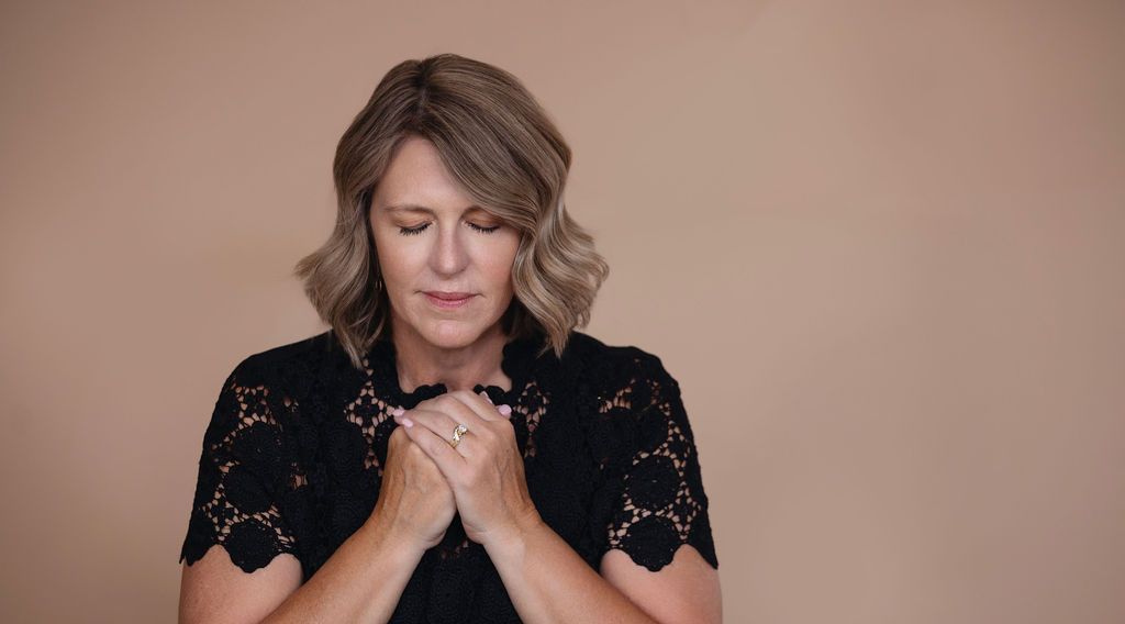 Tonya Shellnutt Praying