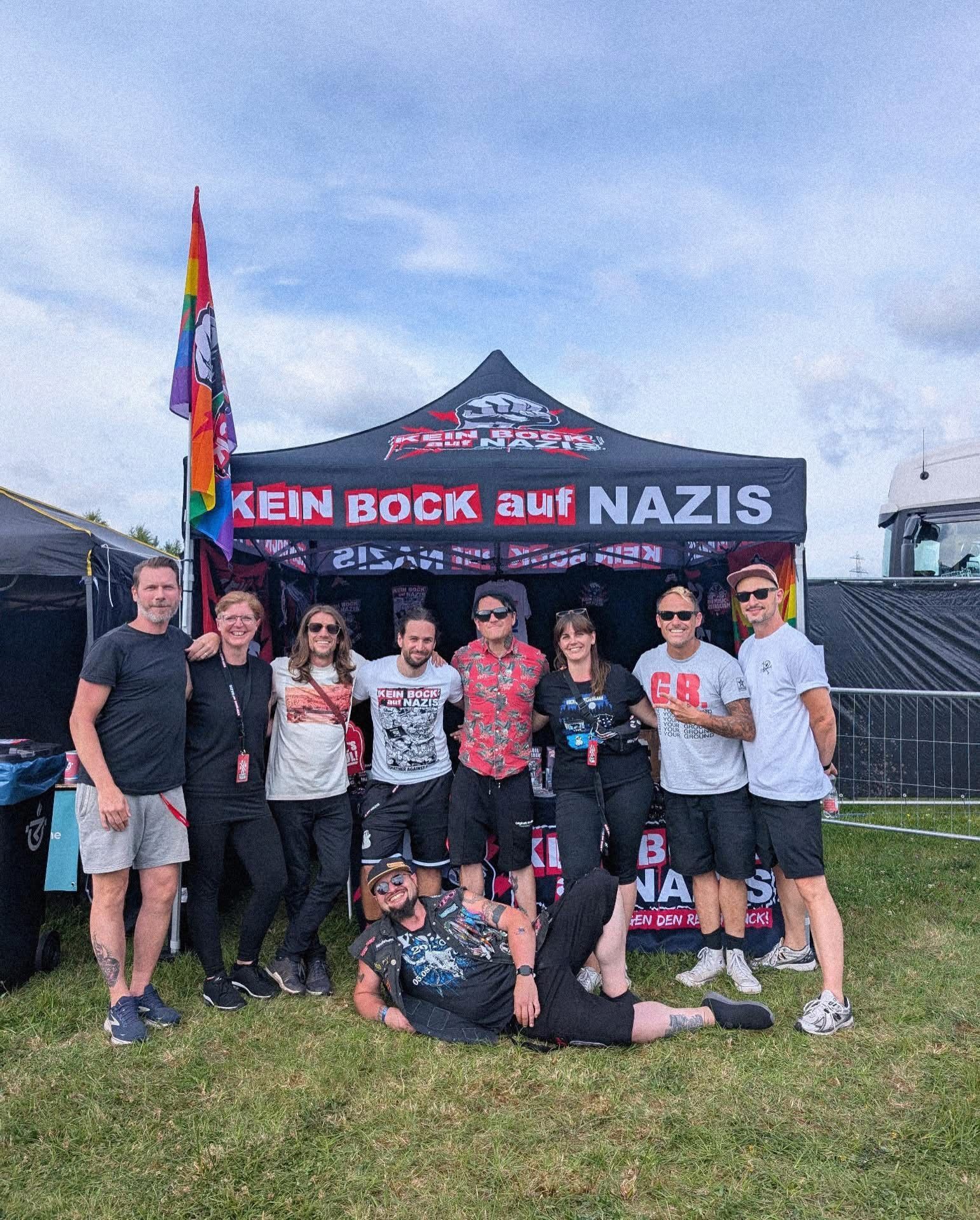 Infostand von Kein Bock Auf Nazis auf einem Musikfestival