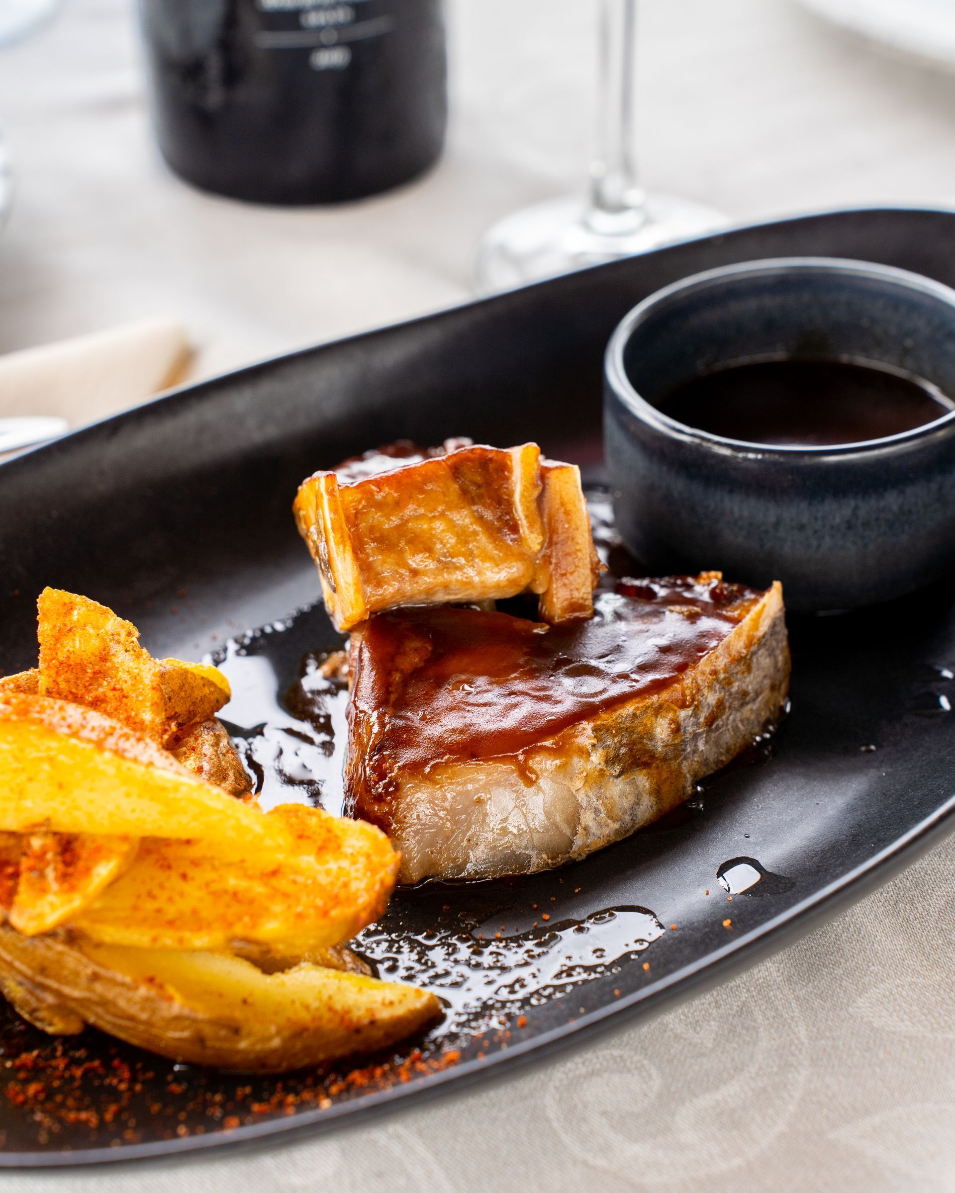 Costilla de Atún on Salsa Yakitori en Restaurante La Azotea, Chiclana