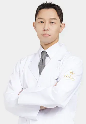 유노성형외과 주재두 원장 성형외과 전문의