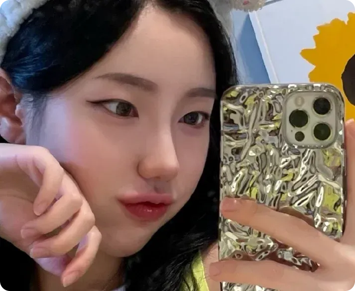 휜코 · 기능코성형 상담을 고민하는 분의 모습
