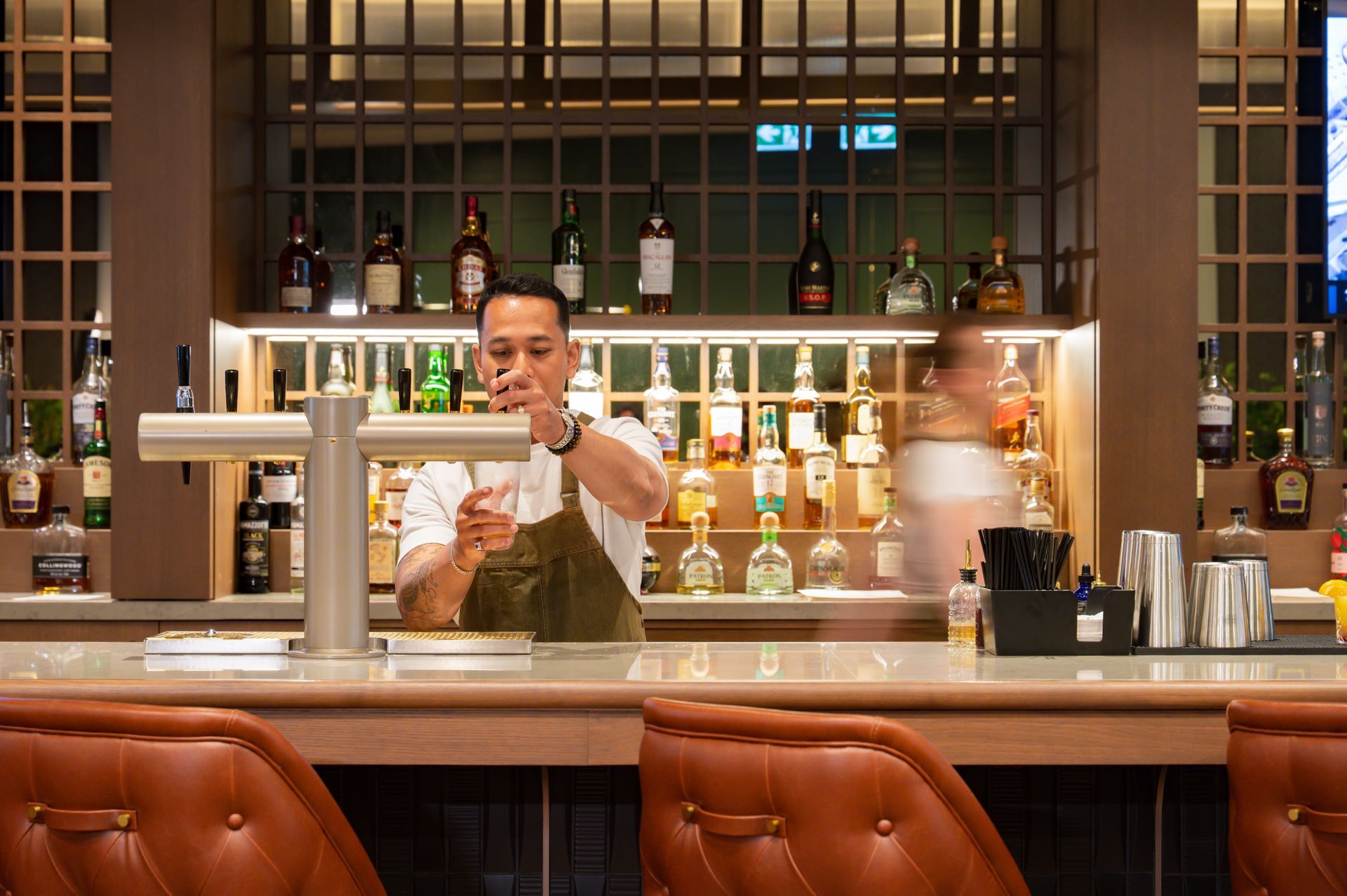 Bartender pouring draught