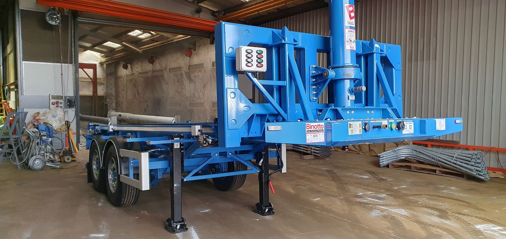 Blasting and Spraying the trailer