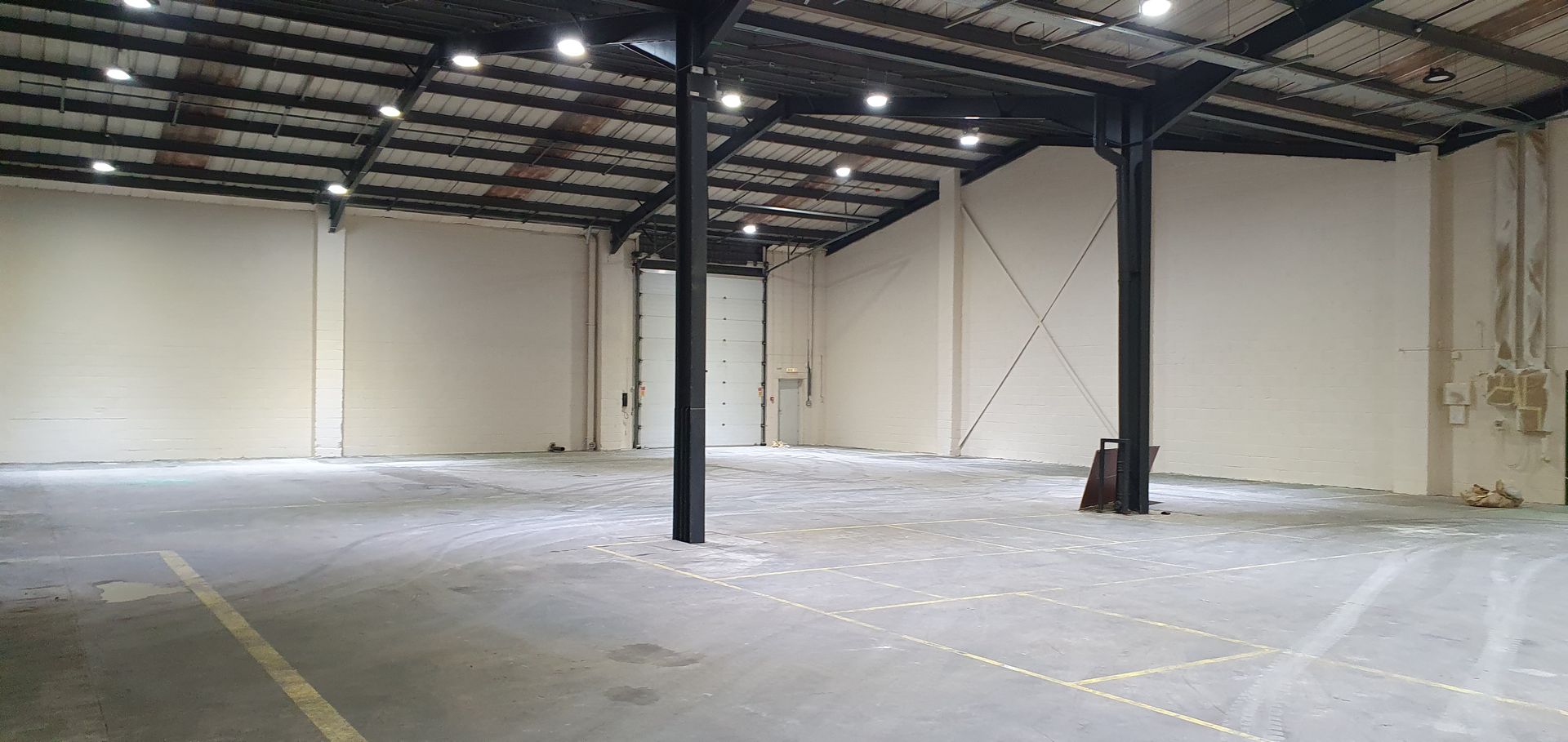 Painting the commercial building steel structure