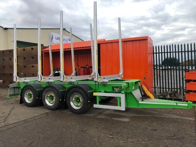 Spraying the trailer