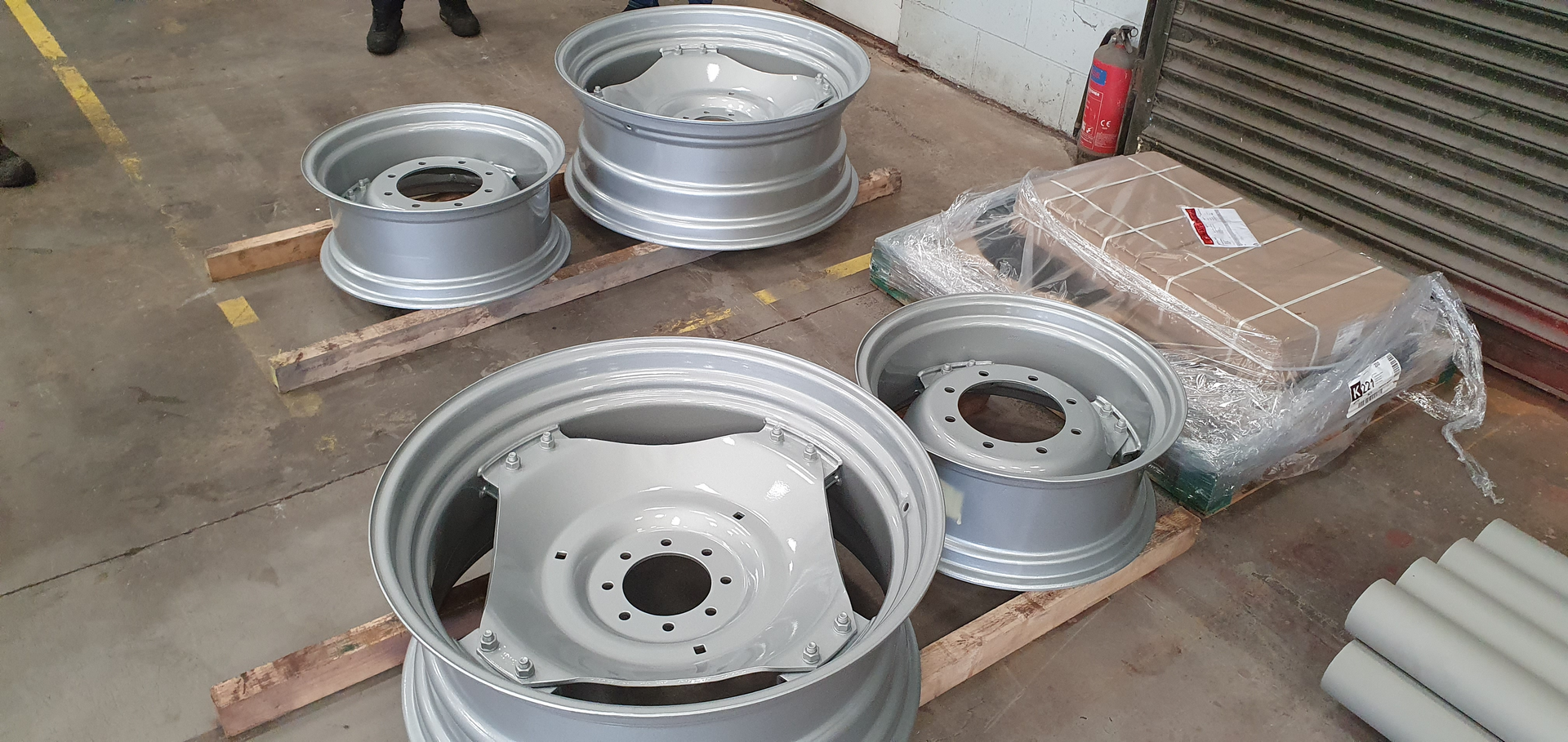 Painting the tractor wheels