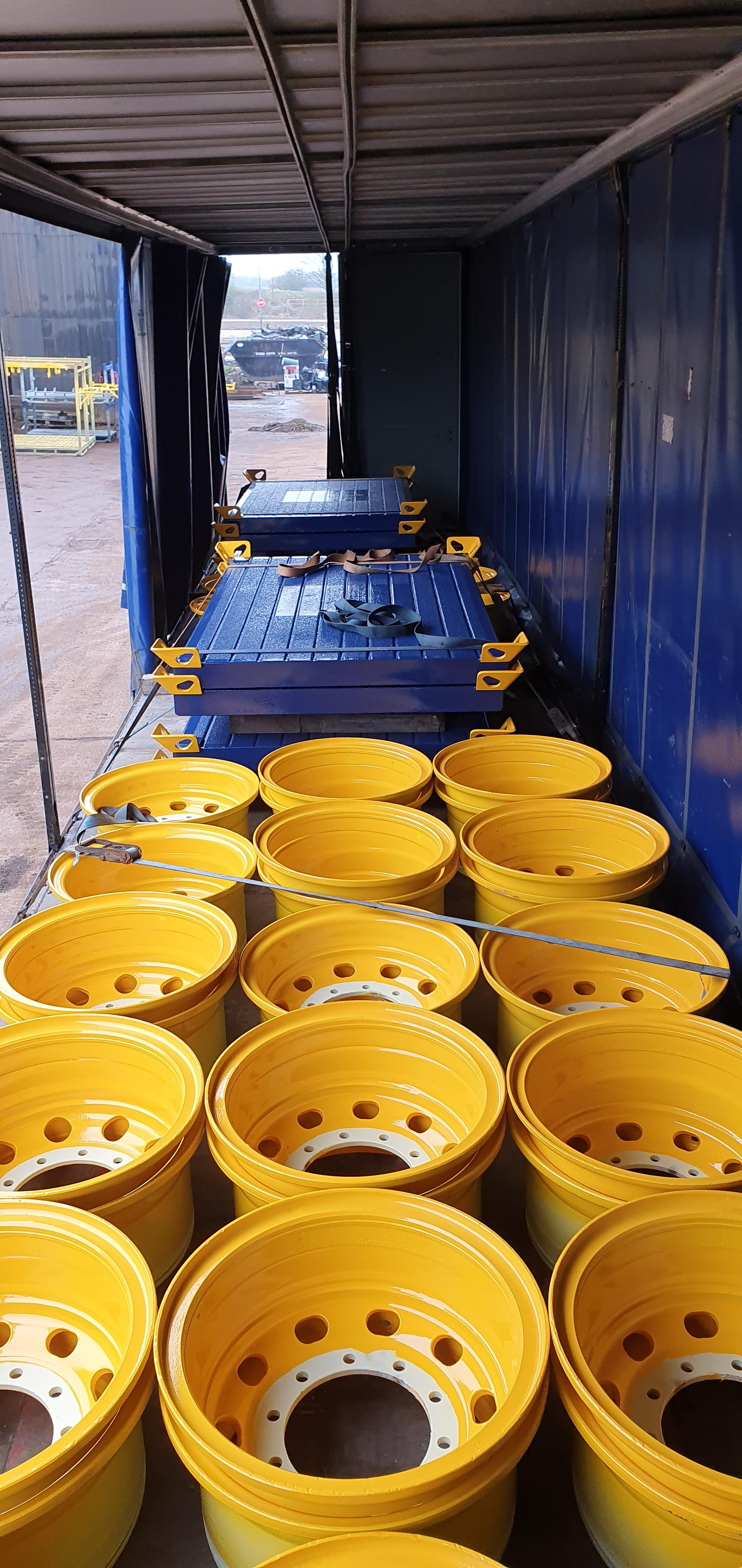 Painting the wheels and crane mats