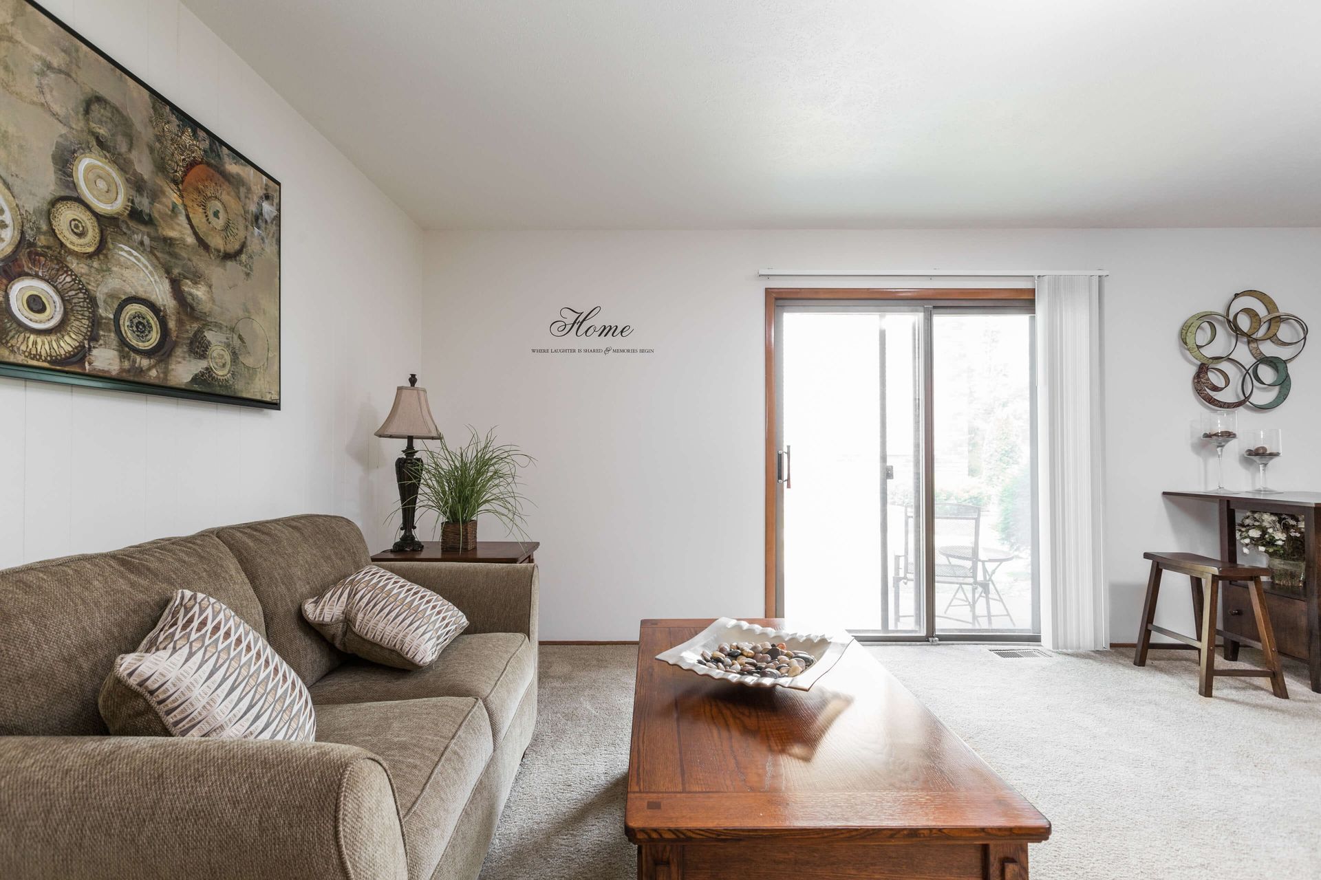 STUDIO & 1 BEDROOM