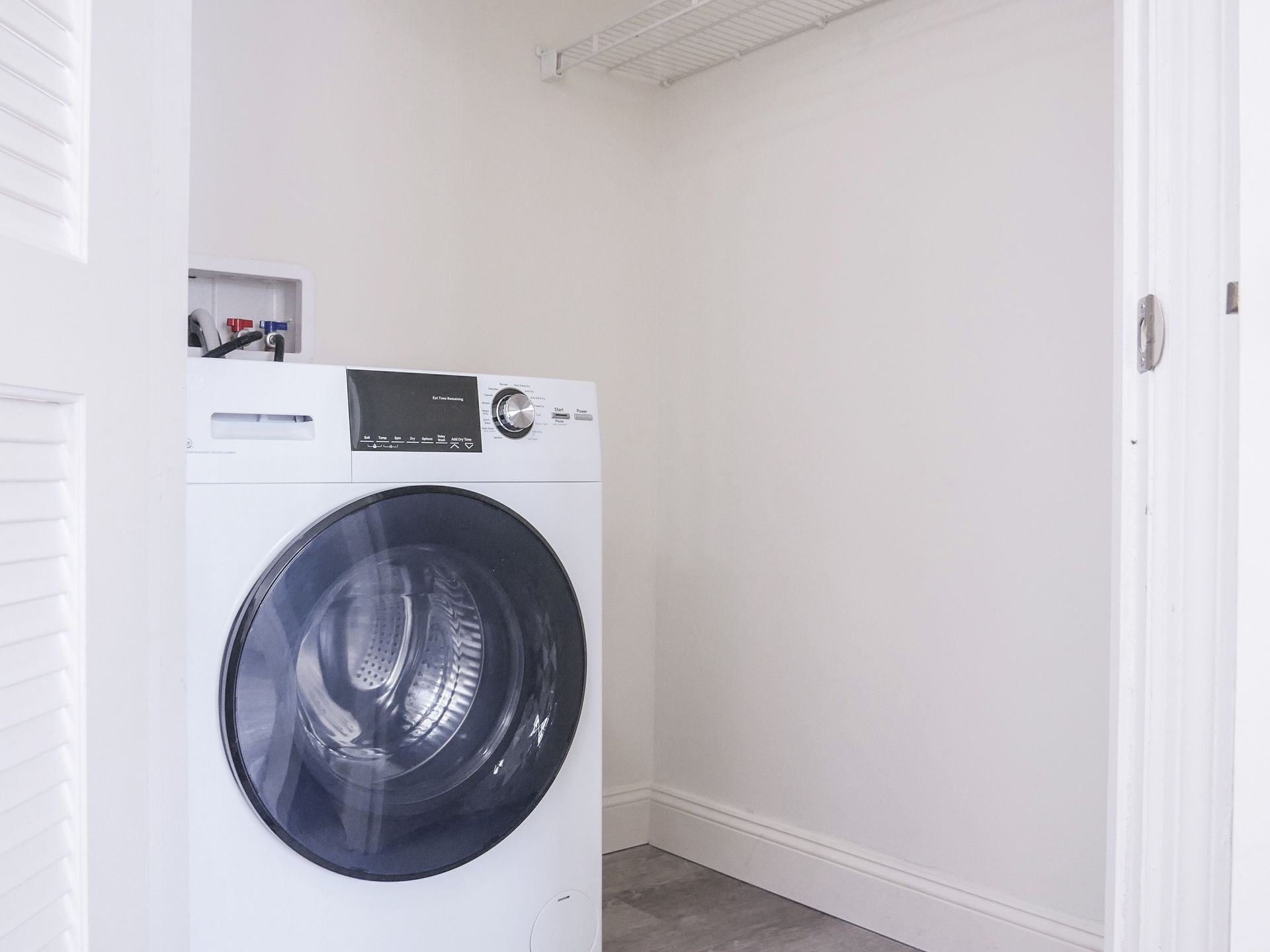 Washer & Dryer Included in 2 Bed, 2 Bath Units