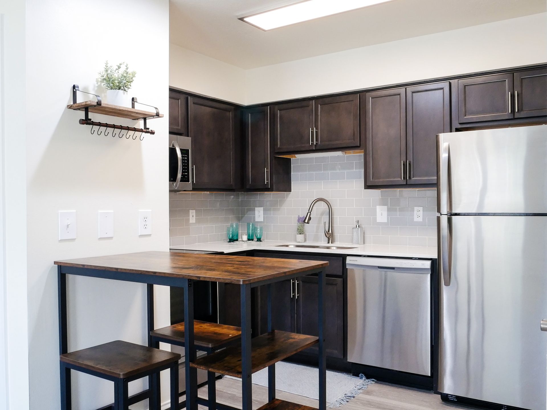 2 BEDROOM