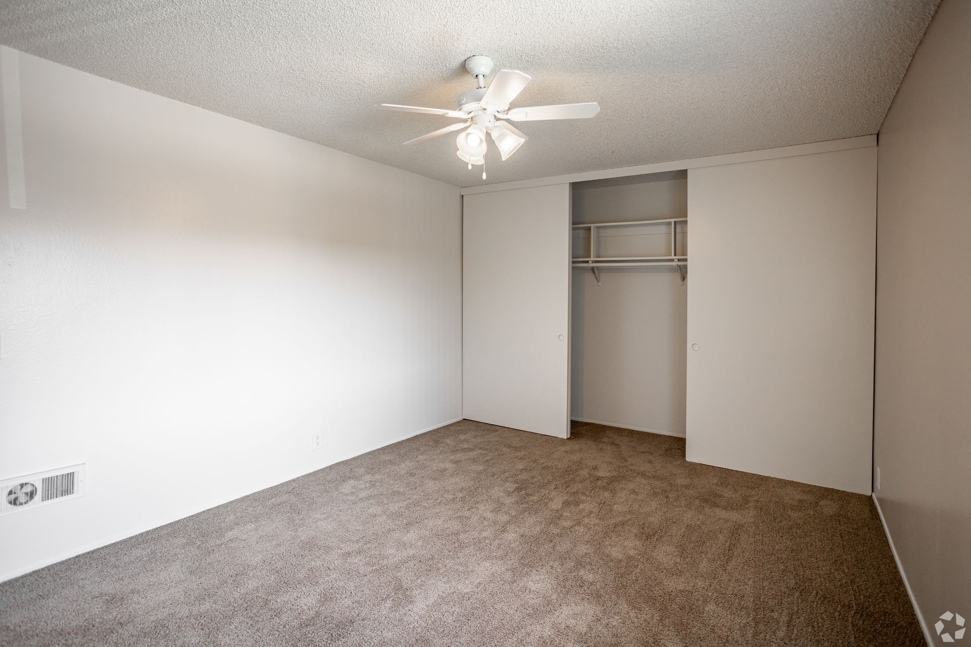 Bedroom | Peppertree Apartments