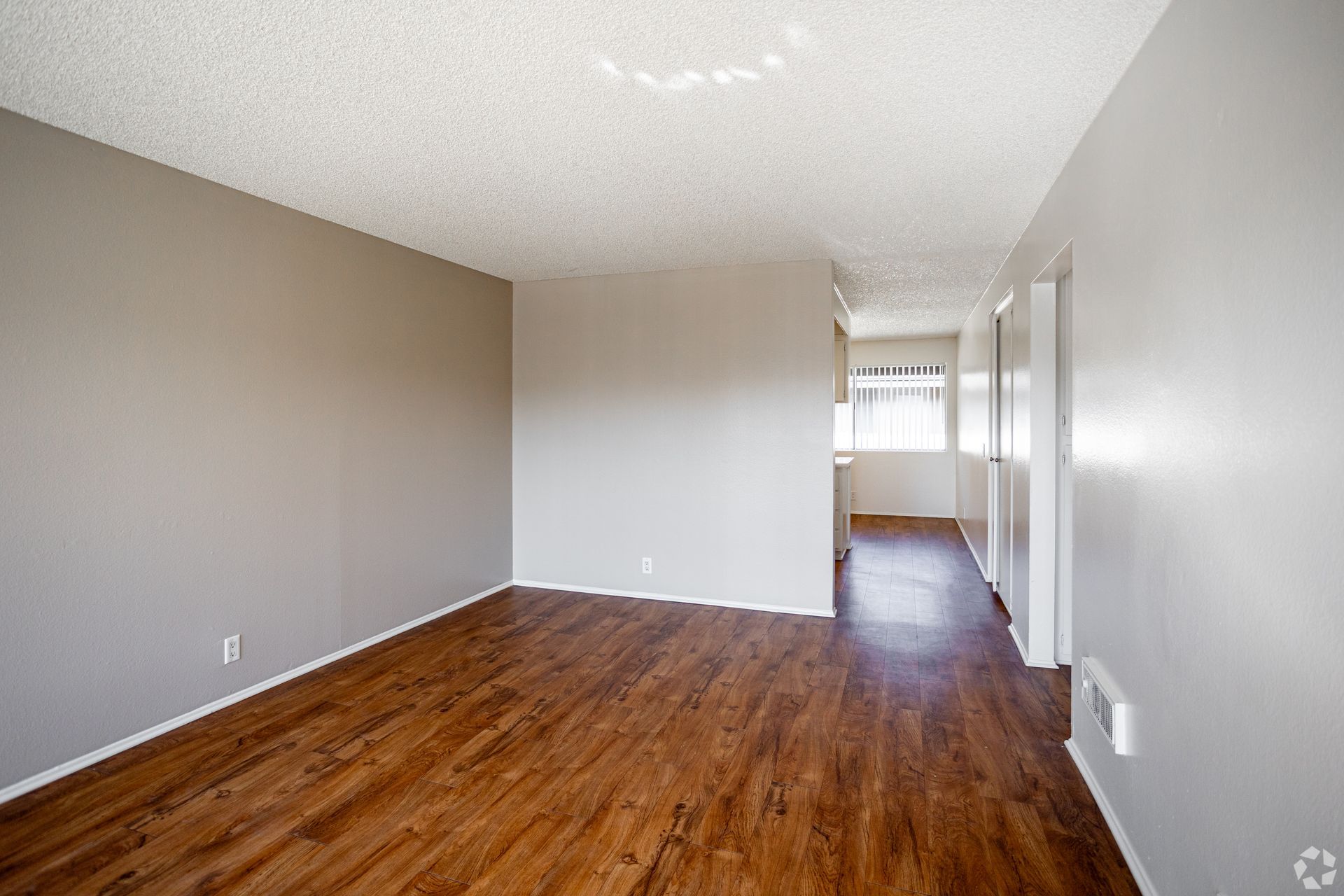 Living Room | Peppertree Apartments