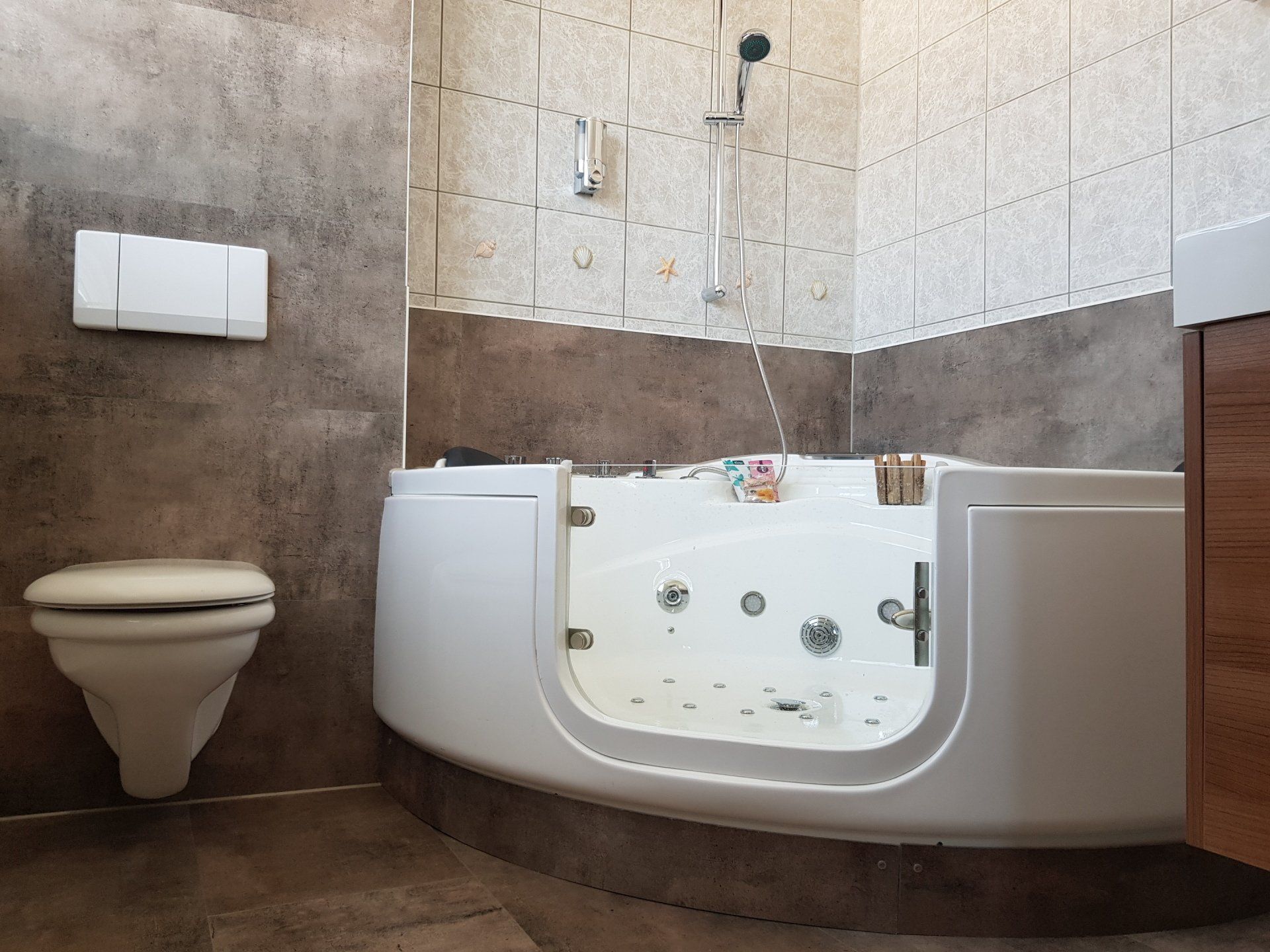 wanne mit einstieg