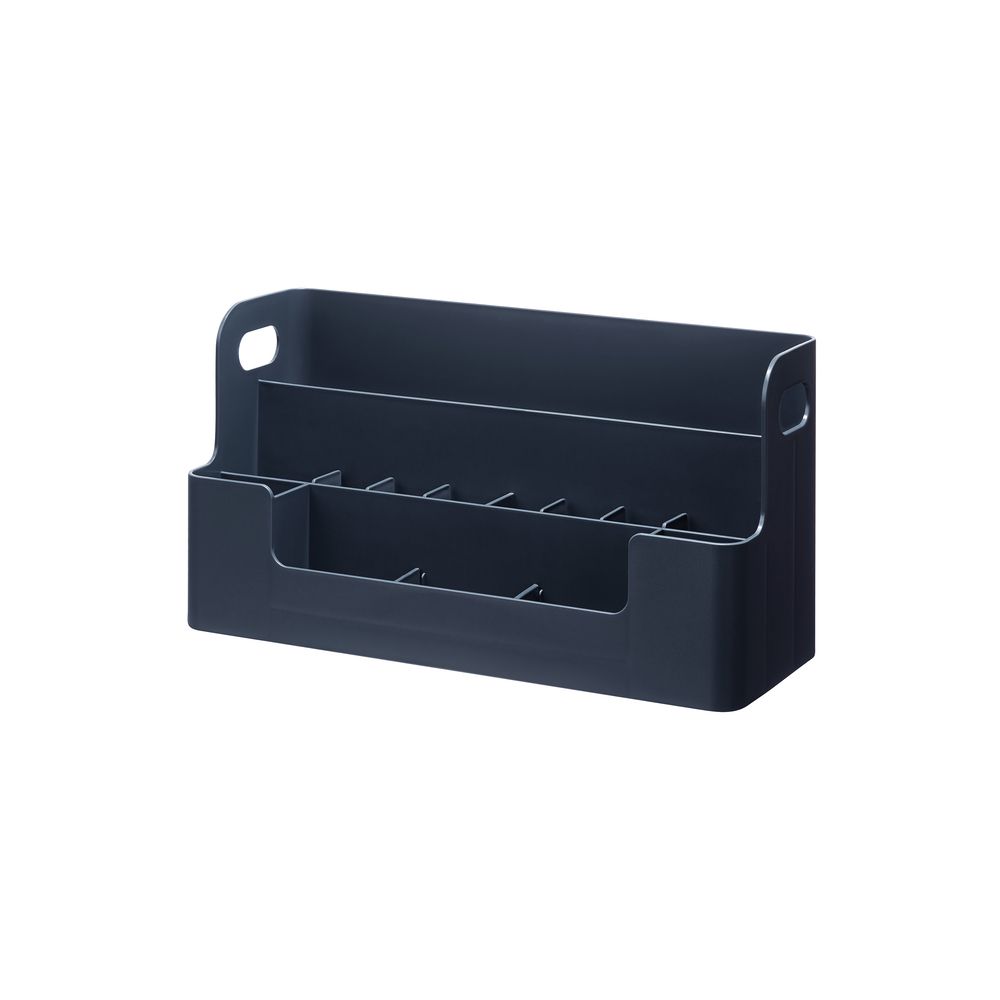 Una caja negra con una asa sobre fondo blanco.