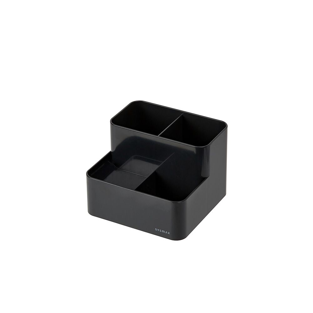 Un recipiente de plástico negro con cuatro compartimentos sobre un fondo blanco.