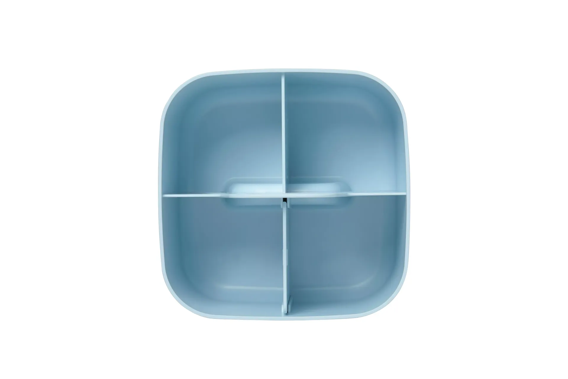 Un recipiente de plástico azul con cuatro compartimentos sobre un fondo blanco.