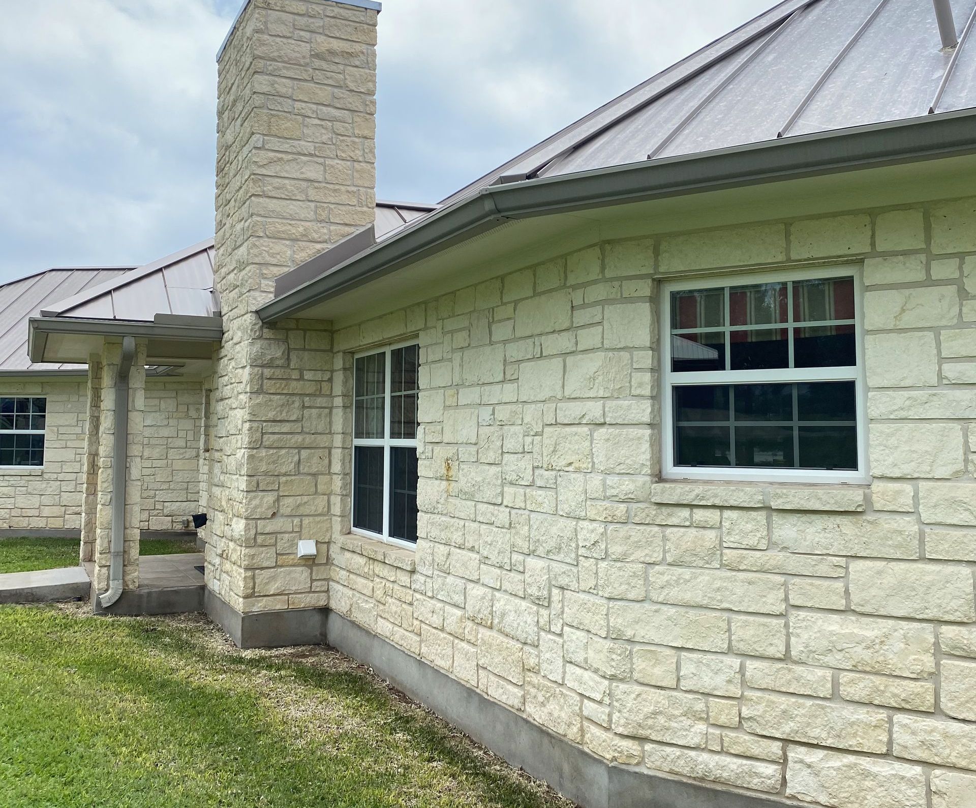 House Washing in Georgetown and Liberty Hill