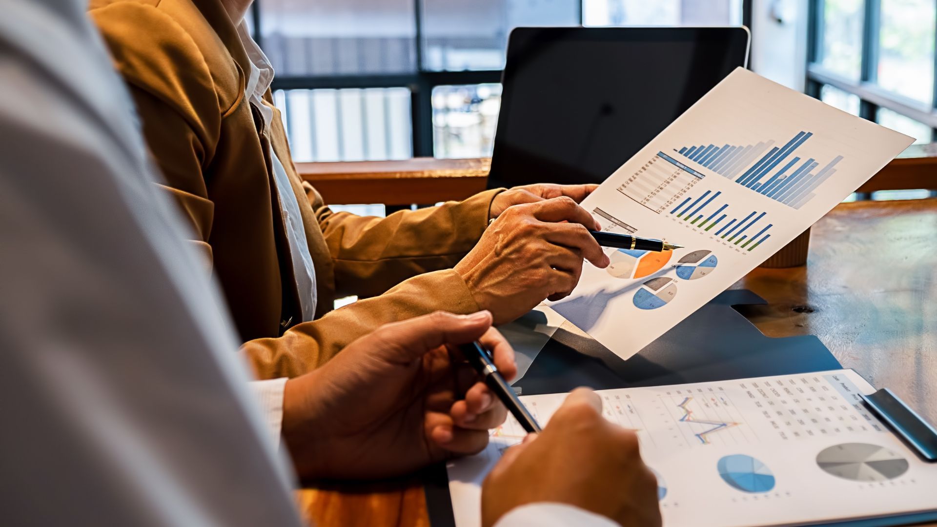 To stock a warehouse effectively, you need a sense of future demand. Find out how expert opinion and warehouse management systems can help. To stock a warehouse effectively, you need a sense of future demand. Find out how expert opinion and warehouse management systems can help.