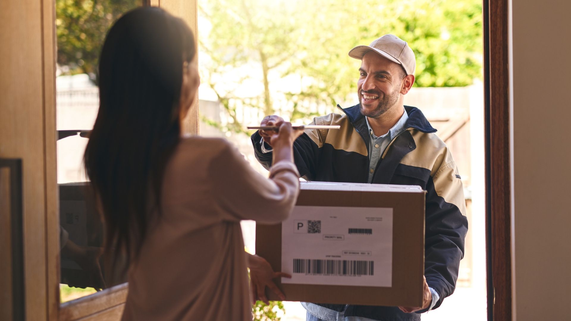How do you know if your last-mile deliveries are up to scratch? Explore 10 KPIs to help you separate fact from fiction.
