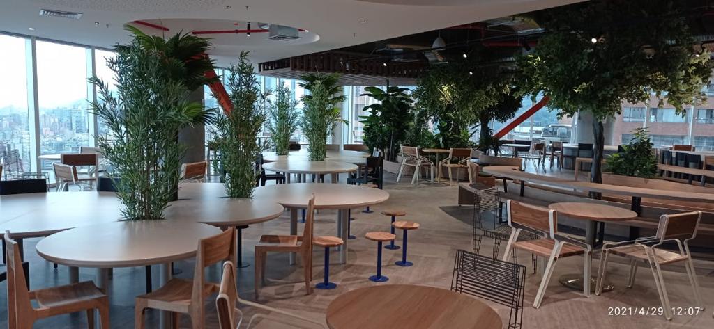 arquitectura contemporanea en espacio corporativo
