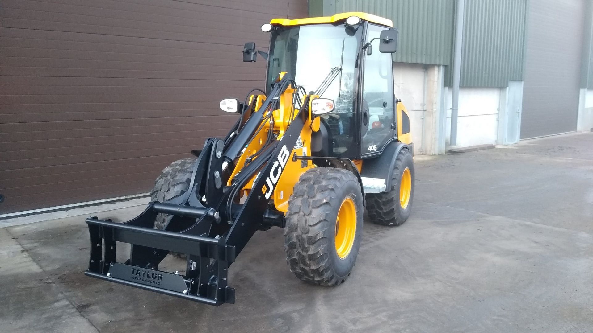 REPLACEMENT HANDLER HEADSTOCK ON JCB LOADER