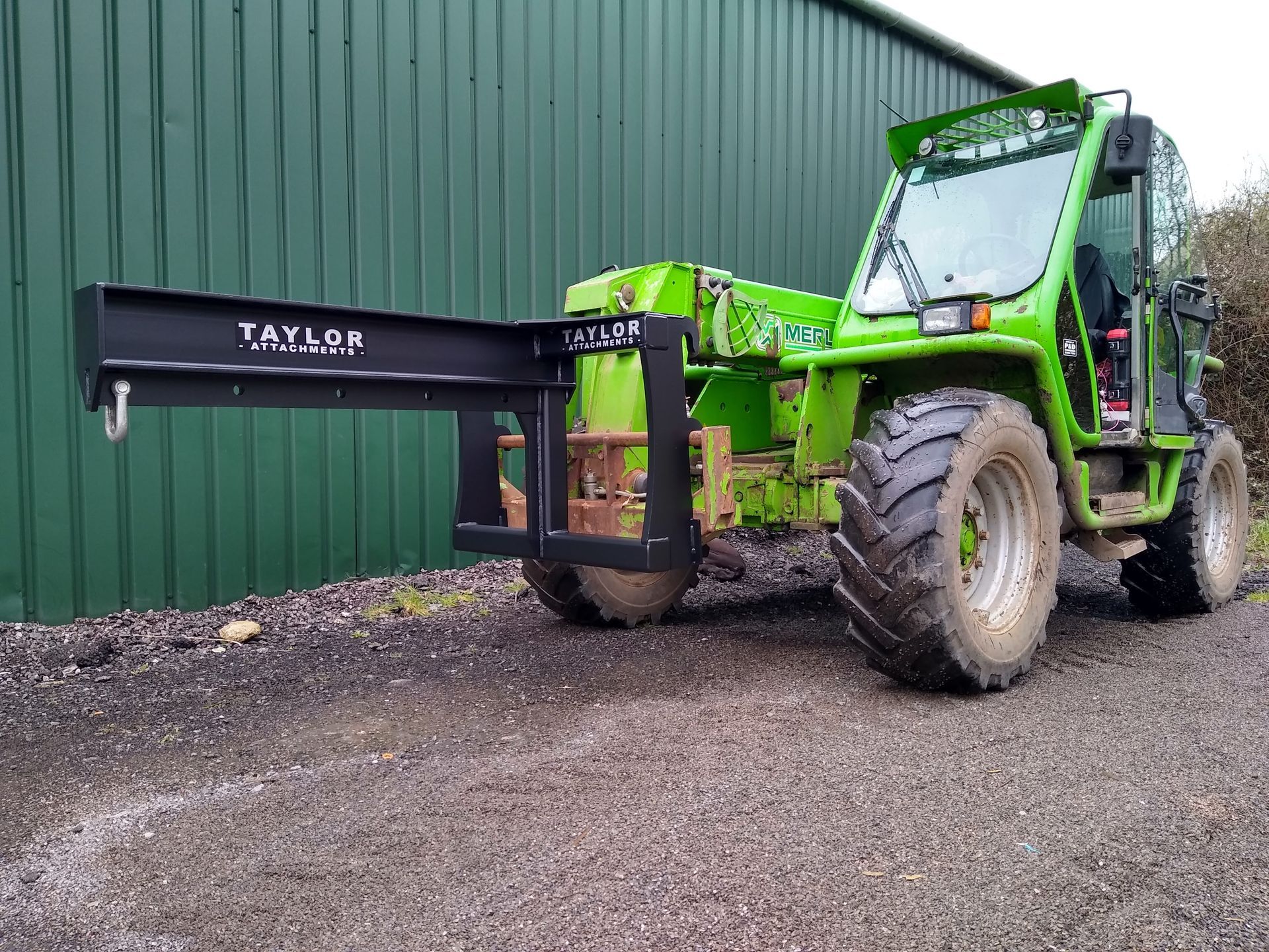 HANDLER MOUNTED LIFTING JIB ON MERLO TELEHANDLER