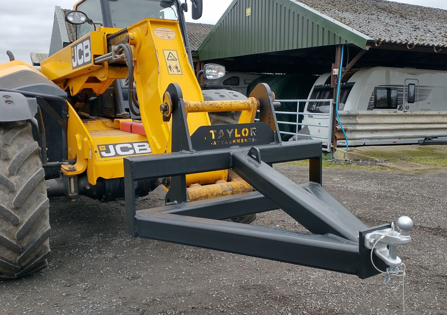 HEAVY DUTY TOWING FRAME ON JCB TELEHANDLER