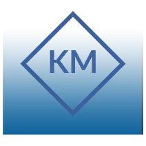 Logotipo de diamante azul con las letras “KM” sobre un fondo degradado azul.