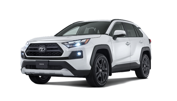 SUV Toyota RAV4 blanco en vista frontal de tres cuartos sobre un fondo blanco.