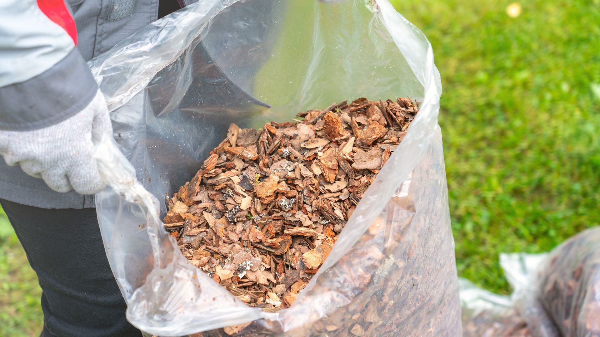 Mulching & Bed Maintenance