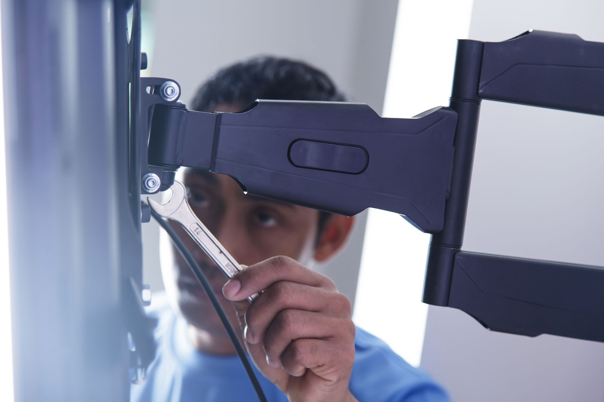 Installing mount TV
