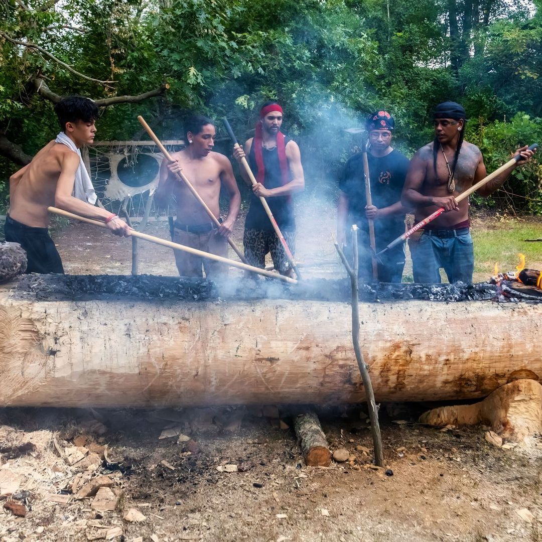 Andre Strongbearheart Gaines, Jr. of No Loose Braids leads a Mishoon burning workshop