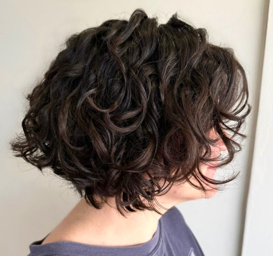 Textured Waves — Hairdresser At Work in Cairns City, QLD