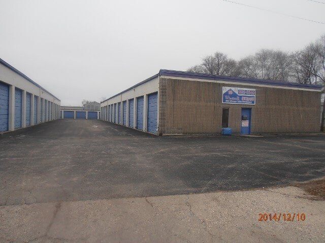 Large Storage Rooms With — Loves Park, IL — AAA Windsor Storage