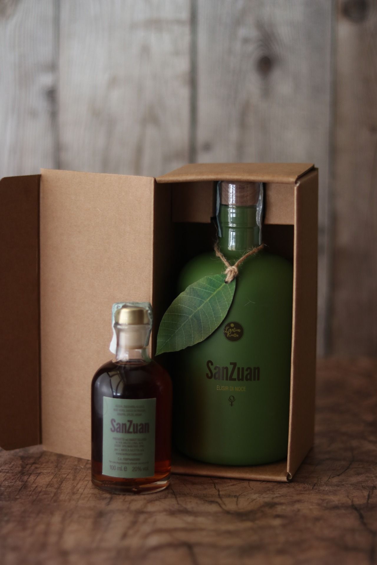 Bottiglia di Liquore alle noci San Zuan