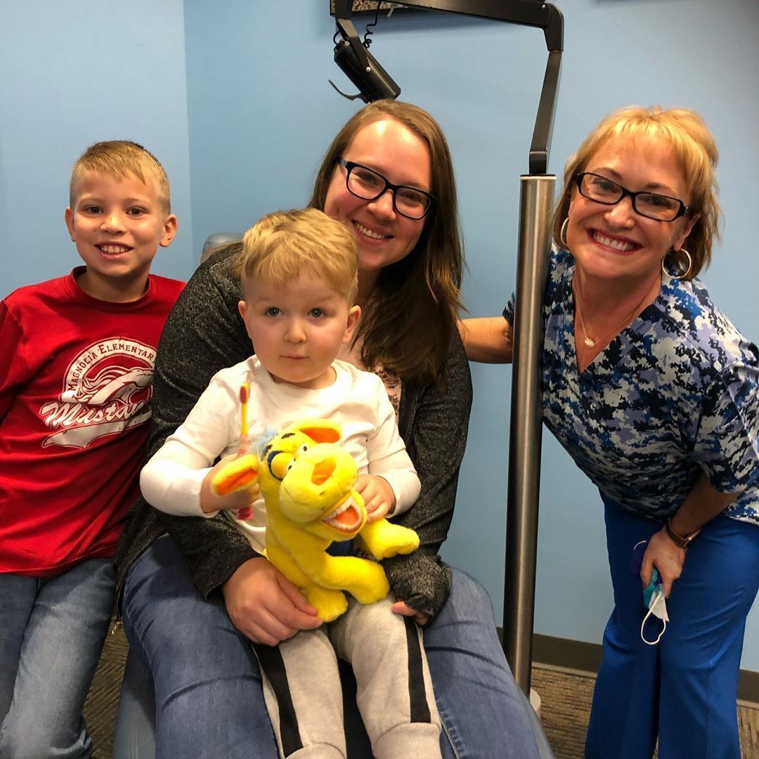Dentistry 4 Kids - Happy Smiling Kids with Doctor Richardson