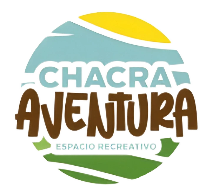 Logotipo: Diseño circular con texto “CHACRA AVENTURA”, colores azul/marrón/verde, concepto de espacio de recreación.